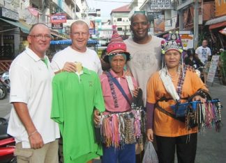 Emmerson wins shoot-out for the shirt Pictured L to R: Brad Sproxton, John Emmerson (with medal winners shirt), Poi, Larry Maxey, and Tip.